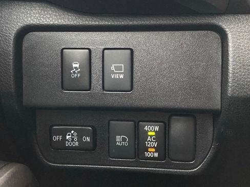 Used 2022 Toyota Tacoma Limited image 15