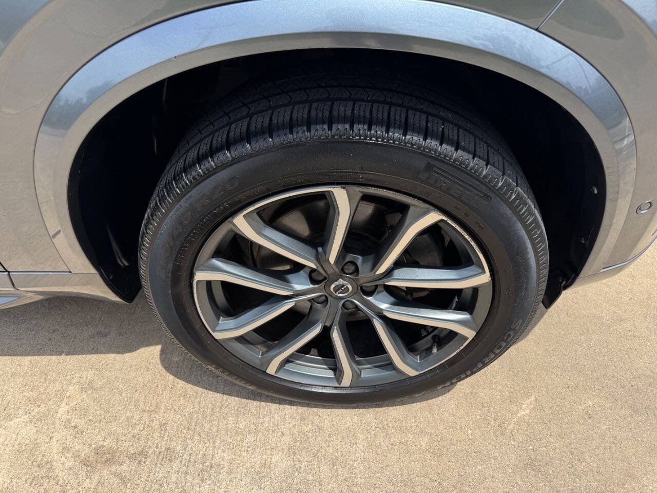 Used 2017 Volvo XC90 T6 Momentum w/ Vision Package AWD/4WD image 17