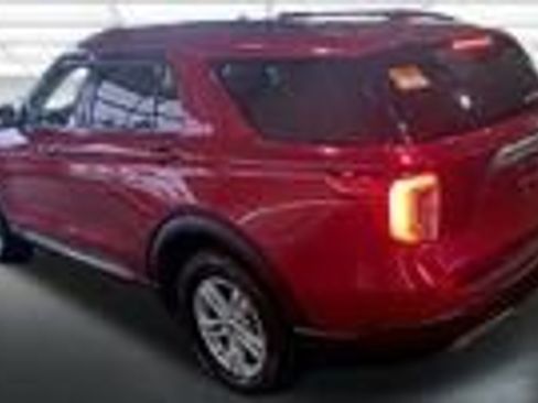 Used 2022 Ford Explorer XLT w/ Equipment Group 202A image 11