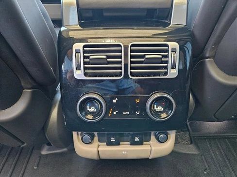 Used 2021 Land Rover Range Rover HSE image 18