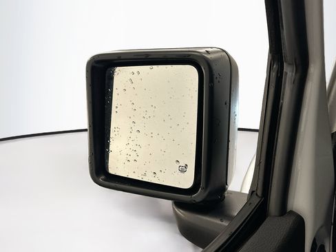 Used 2025 Jeep Wrangler Sahara image 16