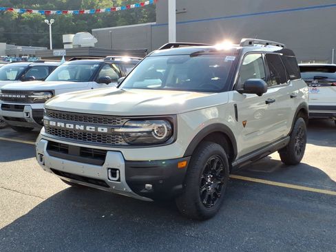 Used 2025 Ford Bronco Sport Badlands w/ Badlands Tech Package AWD/4WD image 4