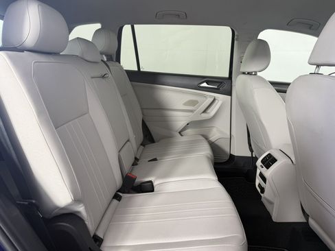 Used 2023 Volkswagen Tiguan SE FWD image 13
