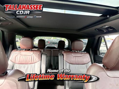 Used 2023 Ford Explorer Platinum w/ Technology Package AWD/4WD image 33