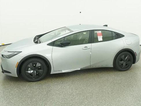 New 2026 Toyota Prius Plug-In Hybrid image 5