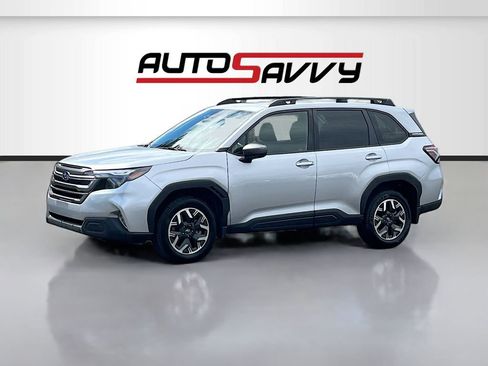 Used 2025 Subaru Forester Premium w/ Convenience Package #2 AWD/4WD image 3