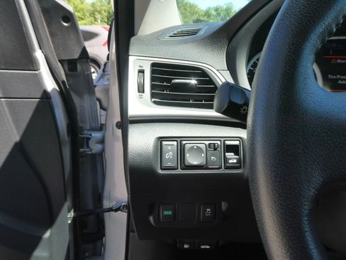 Used 2019 Nissan Sentra SV FWD image 15