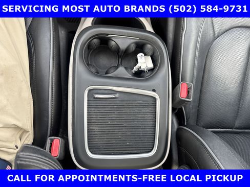 Used 2017 Chrysler Pacifica Limited image 28