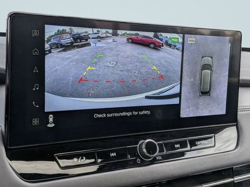 Used 2025 Mitsubishi Outlander AWD image 21