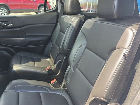 Used 2023 GMC Acadia SLT w/ Elevation Edition FWD image 16