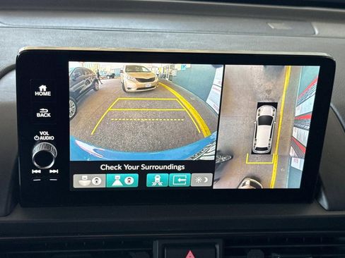 Used 2025 Honda Pilot TrailSport image 22
