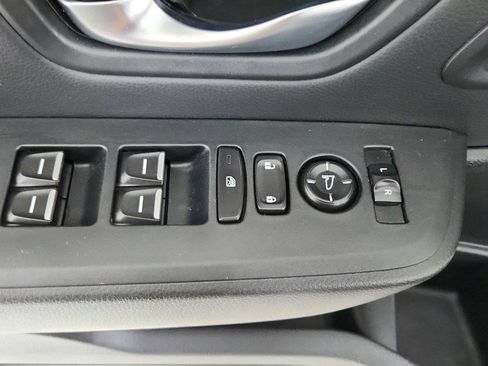 Used 2025 Honda Pilot Touring image 17