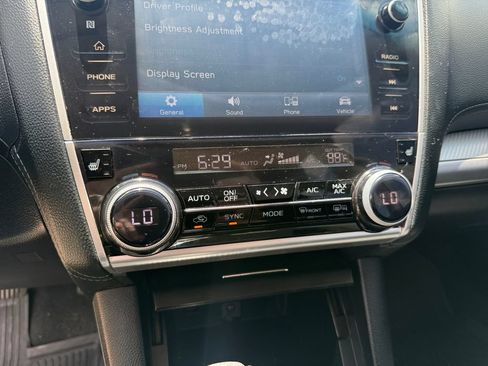 Used 2019 Subaru Outback 2.5i Premium AWD/4WD image 16