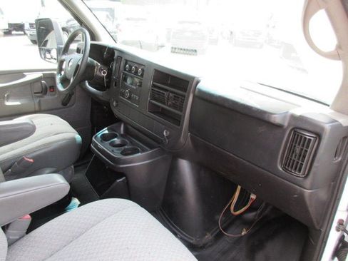 Used 2015 Ford E-350 and Econoline 350 Super Duty RWD image 11