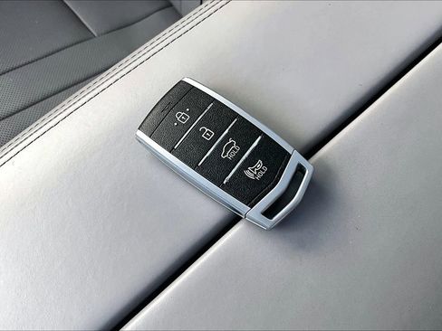 Used 2017 Genesis G80 3.8 w/ Option Group 03 image 11