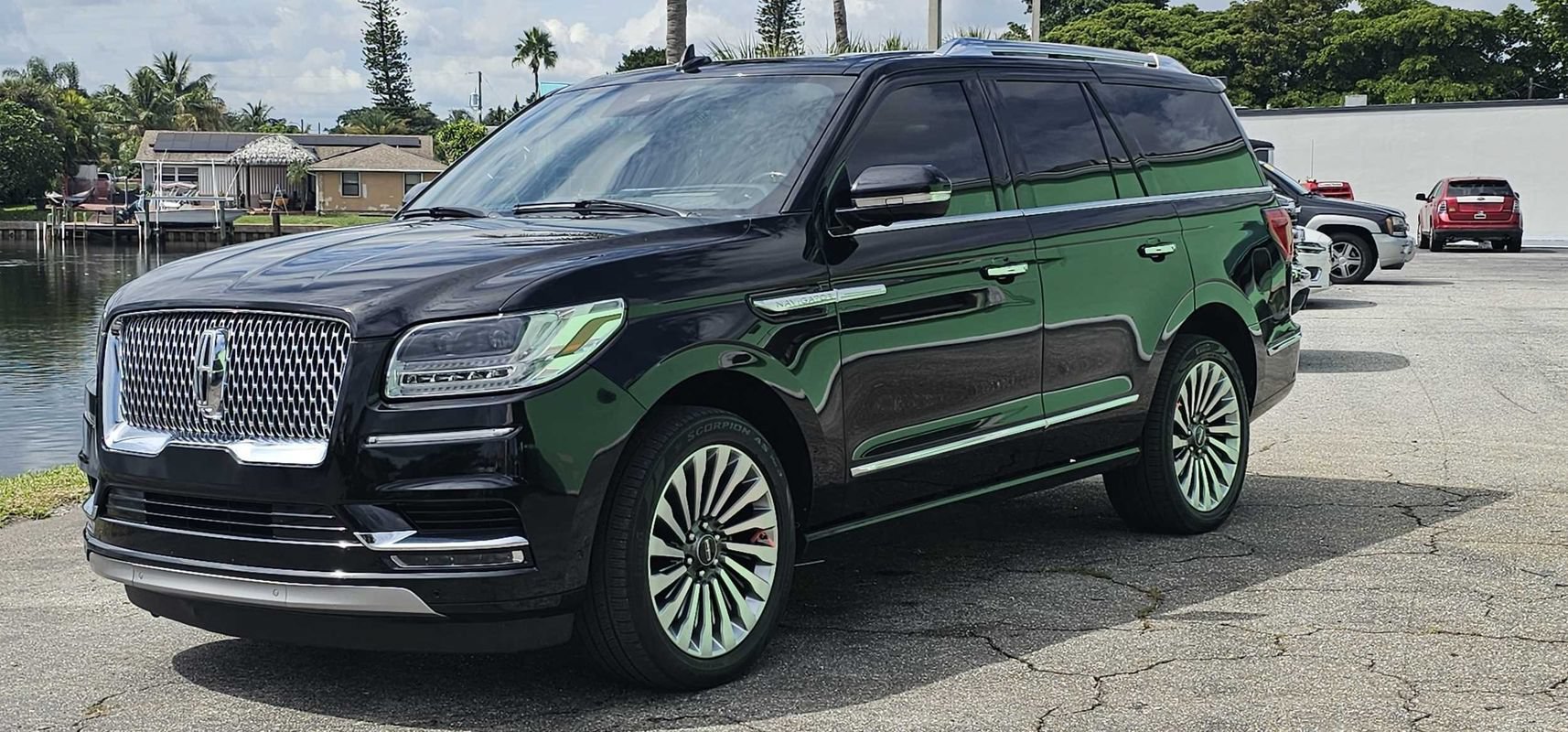 Used 2019 Lincoln Navigator Reserve AWD/4WD image 1