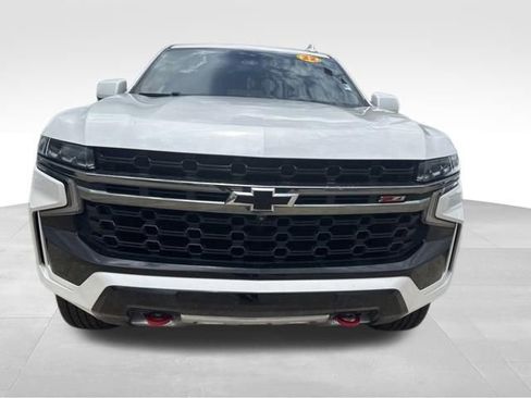 Used 2022 Chevrolet Tahoe Z71 w/ Luxury Package AWD/4WD image 3