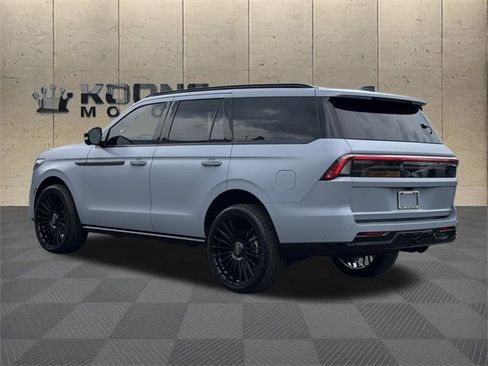 New 2025 Lincoln Navigator Reserve w/ Jet Appearance Package image 5