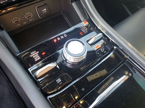 Used 2025 Jeep Grand Cherokee L Overland w/ Luxury Tech Group IV image 27