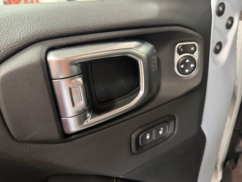 Used 2024 Jeep Wrangler Unlimited Sahara w/ Technology Group AWD/4WD image 28