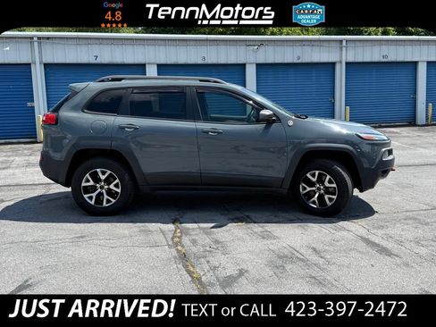 Used 2014 Jeep Cherokee Trailhawk w/ Comfort/Convenience Group AWD/4WD image 4