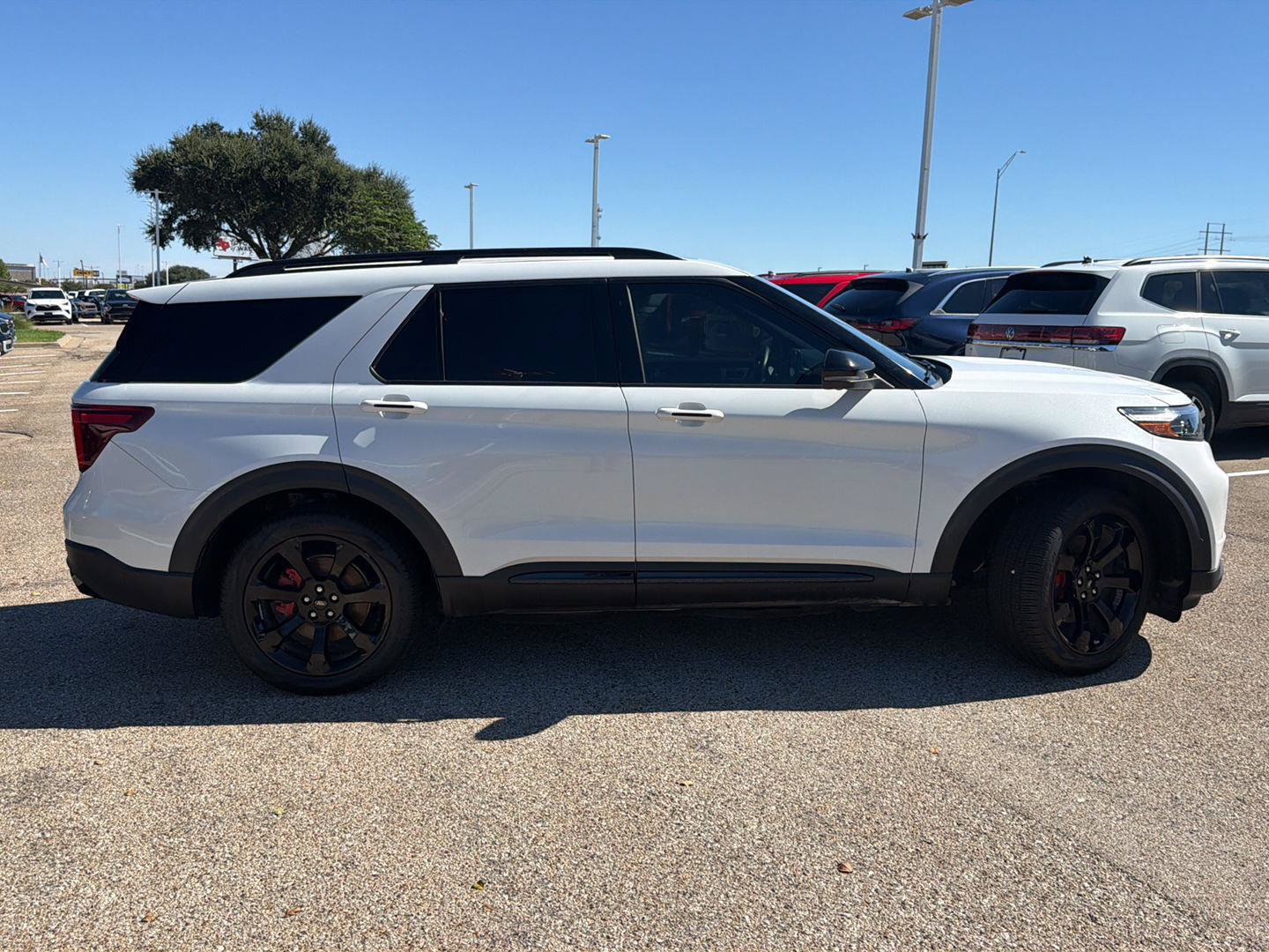 Used 2020 Ford Explorer ST w/ ST Street Pack AWD/4WD image 2