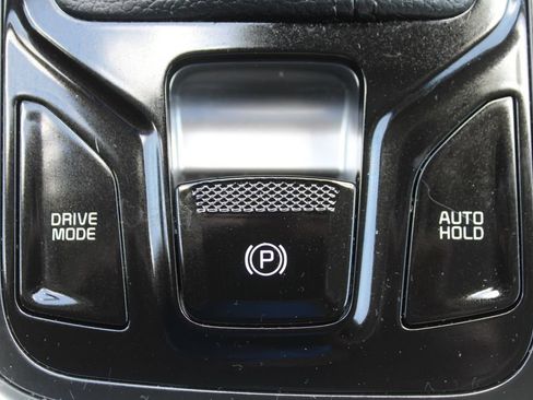 Used 2025 Kia Carnival EX FWD image 43