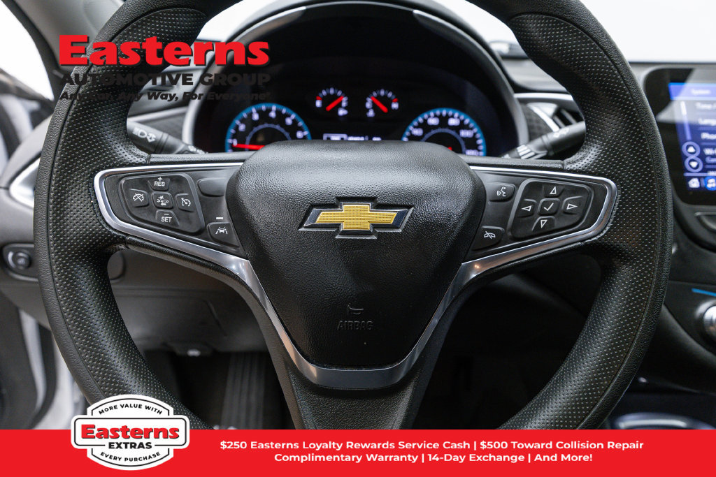 Used 2025 Chevrolet Malibu LT FWD image 11
