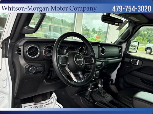 Used 2022 Jeep Wrangler Unlimited Sahara w/ Cold Weather Group AWD/4WD image 12