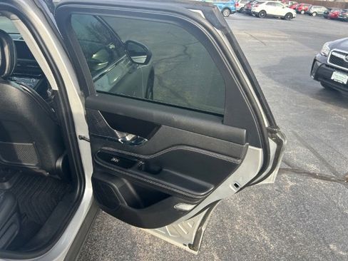 Used 2020 Lincoln Corsair AWD w/ Premium Package image 11