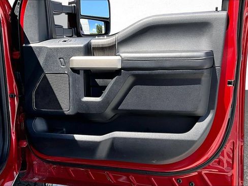 Used 2020 Ford F250 Lariat w/ Lariat Ultimate Package AWD/4WD image 26
