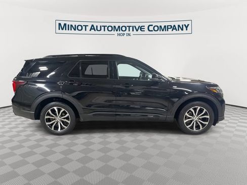 Used 2025 Ford Explorer ST-Line AWD/4WD image 9