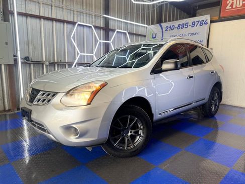 Used 2014 Nissan Rogue S w/ Convenience Package AWD/4WD image 6