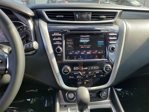 Used 2022 Nissan Murano S image 11
