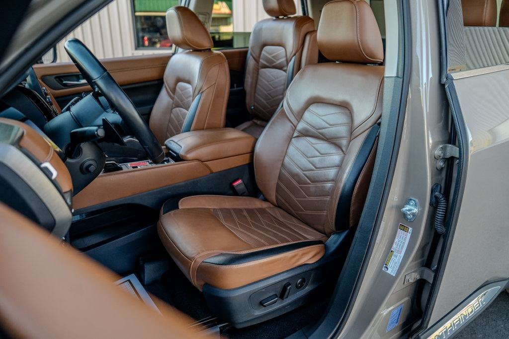 Used 2023 Nissan Pathfinder Platinum FWD image 13