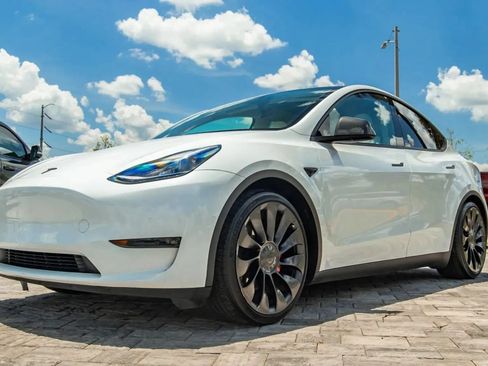 Used 2022 Tesla Model Y Performance AWD/4WD image 3