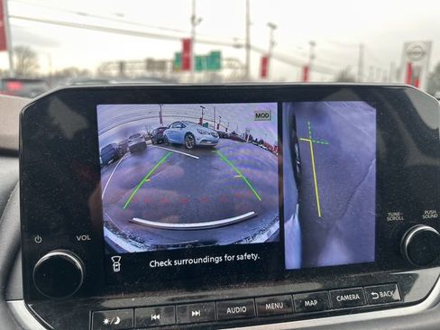 Used 2023 Nissan Rogue SL w/ SL Premium Package image 21