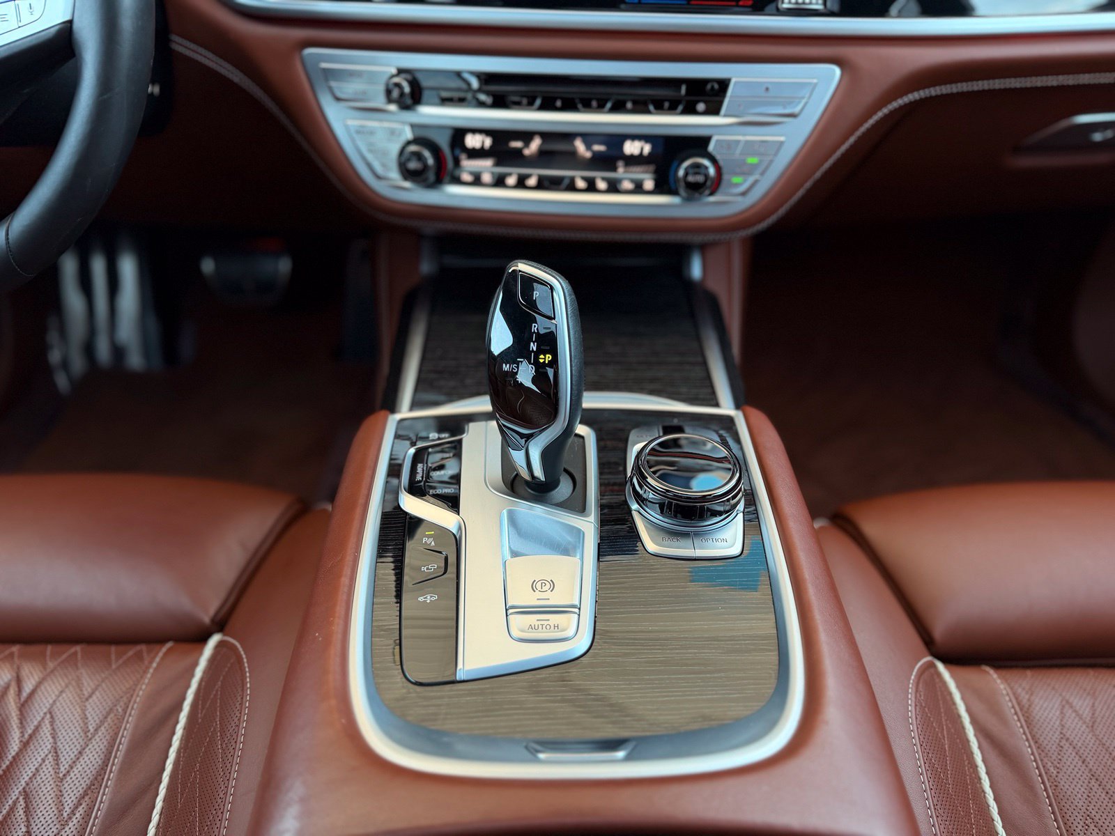 Used 2020 BMW 750i xDrive w/ Executive Package AWD/4WD image 48