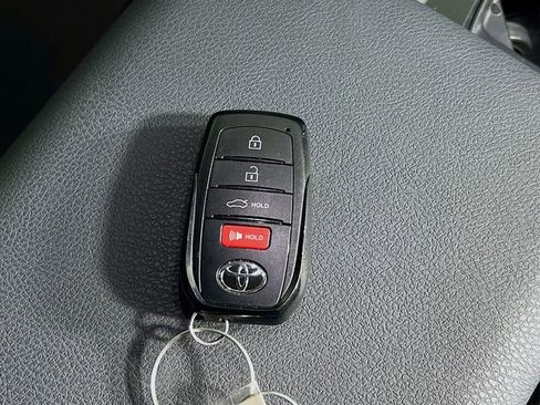 Used 2025 Toyota Camry SE image 32