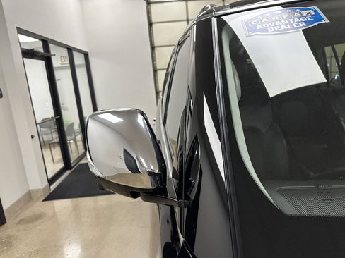 Used 2020 Nissan Armada SL w/ Premium Package image 11