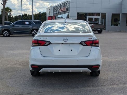 New 2025 Nissan Versa SR w/ Trunk Package image 4