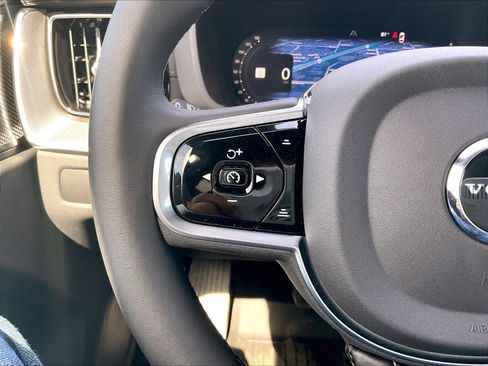 New 2026 Volvo XC60 B5 Ultra w/ Climate Package AWD/4WD image 17