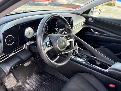 Used 2021 Hyundai Elantra SEL w/ Convenience + Premium Package image 14