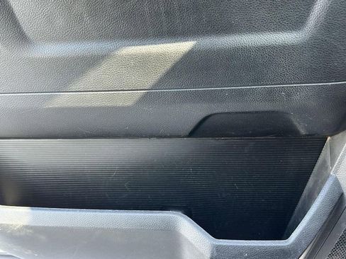 Used 2018 RAM 3500 Tradesman w/ Chrome Appearance Group RWD image 28