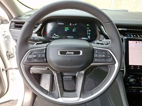 Used 2023 Jeep Grand Cherokee 4WD 4xe image 22