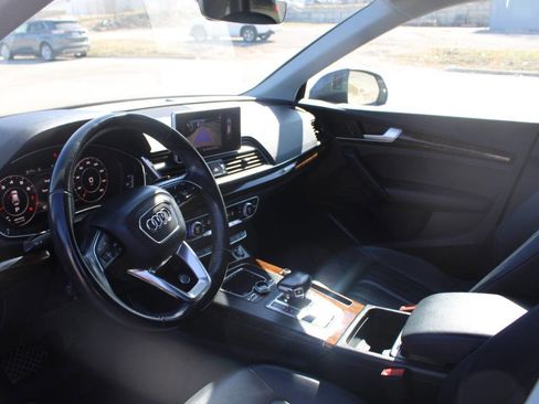 Used 2018 Audi Q5 2.0T Premium Plus w/ Premium Plus Package image 19