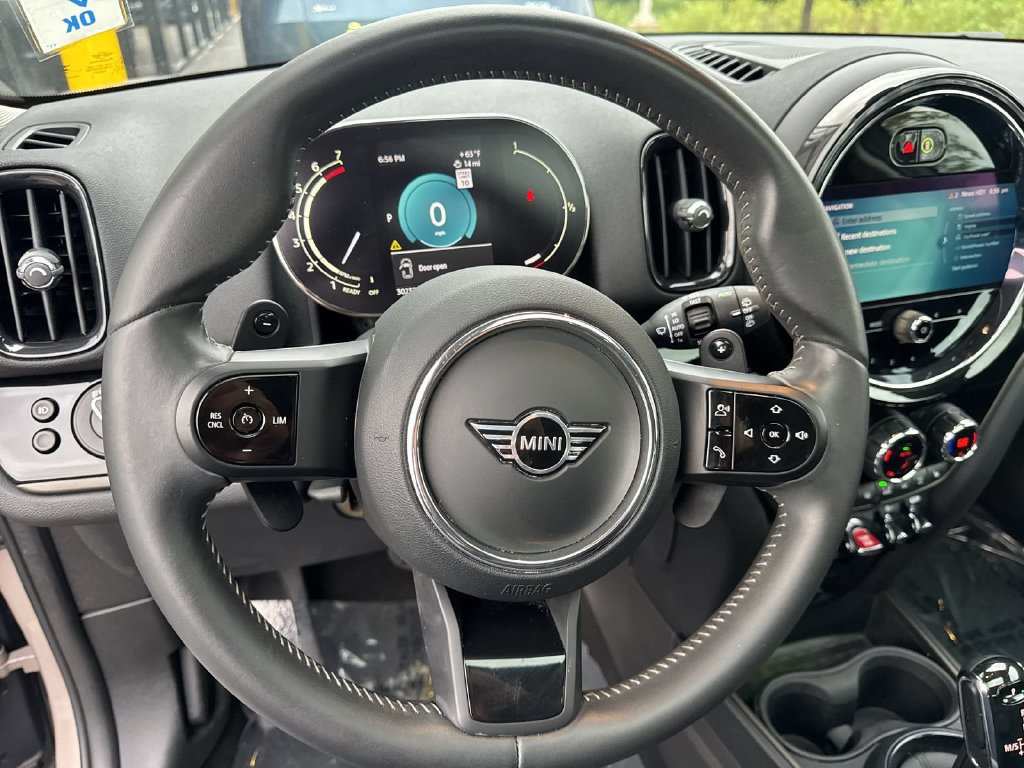 Used 2024 MINI Cooper Countryman S w/ Premium Package FWD image 14