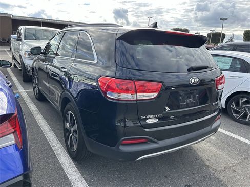 Used 2016 Kia Sorento EX image 8