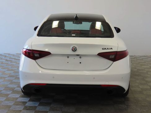 Used 2022 Alfa Romeo Giulia Sprint RWD image 4