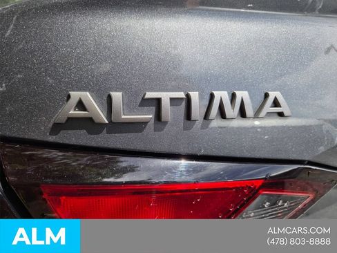 Used 2025 Nissan Altima 2.5 SV FWD image 10